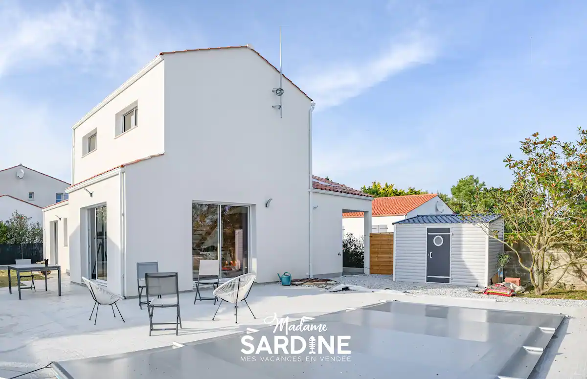 Piscine en plein jour
